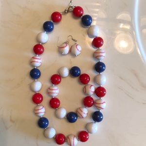 Ok baseball fans, this jewelry set is for you!!